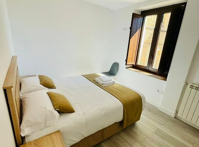 Apartamentos Rurales La Plaza 1
